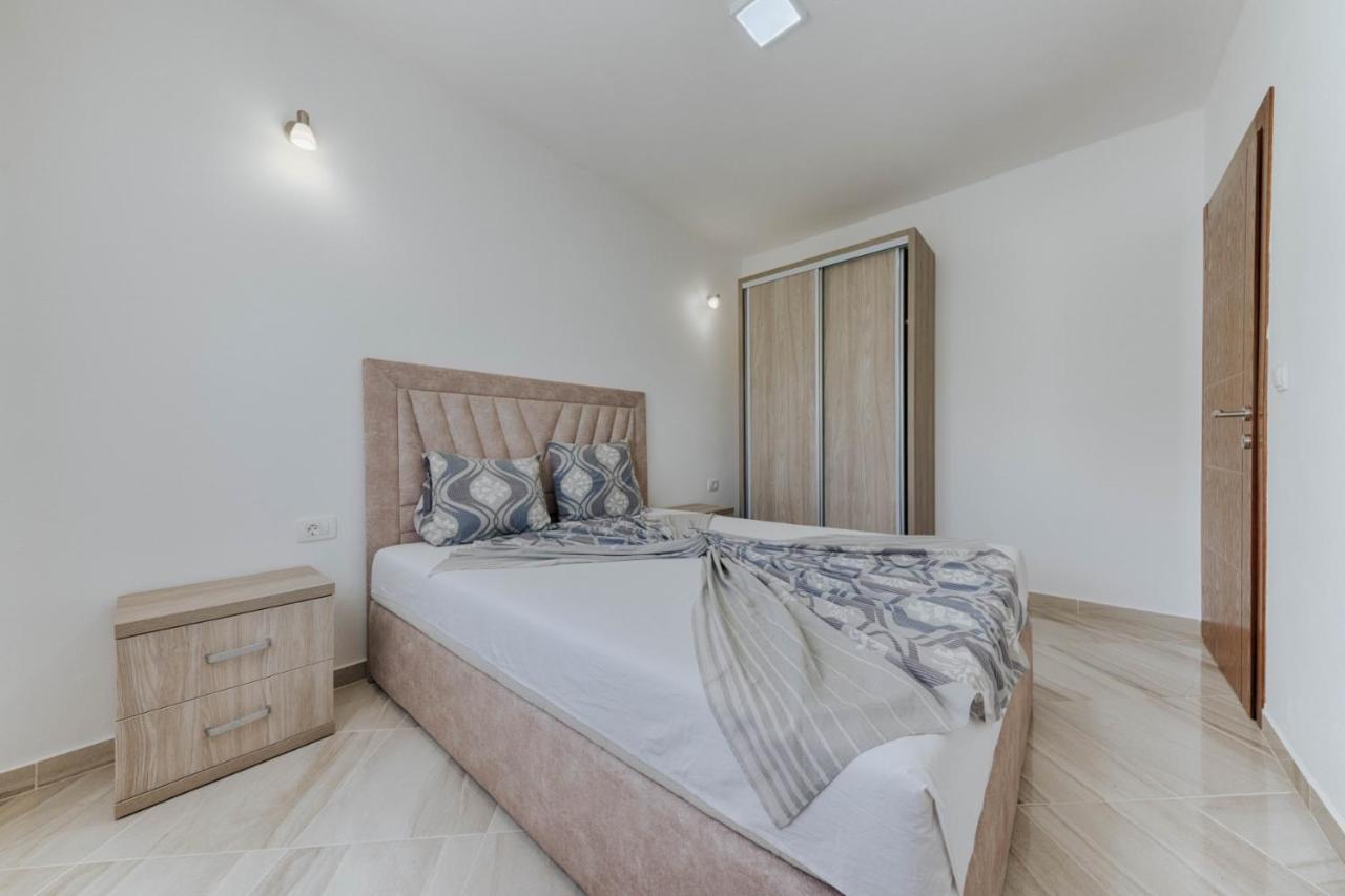 Sea Garden Apartments Dobra Voda Exterior photo